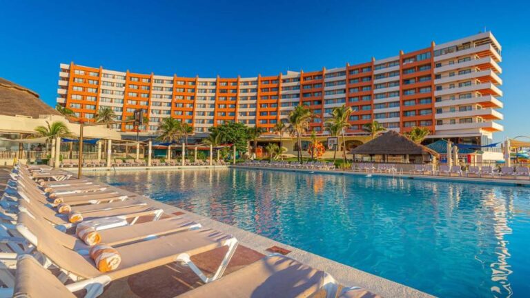 Crown Paradise Club Cancun - All Inclusive entrada